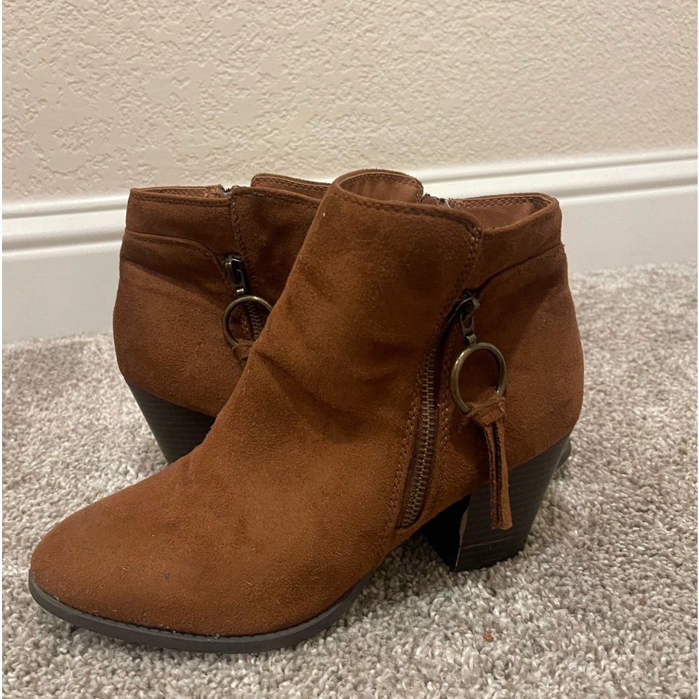 Brown suede booties!
